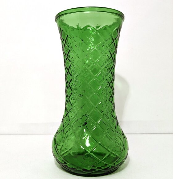 Emerald Green Vase Vintage Hoosier Glass 9 3/4" Tall Quilted Diamond 4081 USA - Picture 4 of 12
